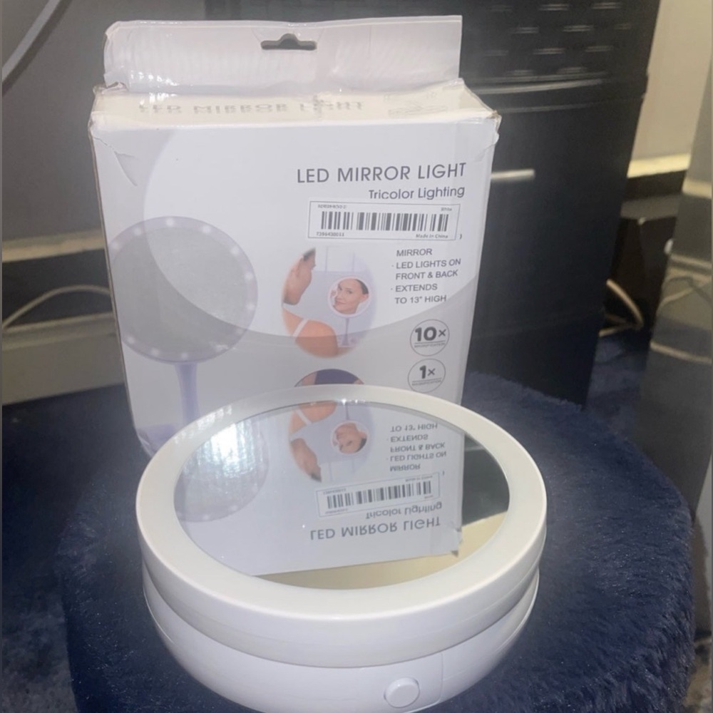 Dual purpose LED mirror tricolor lightening